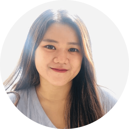 Arni posing in a cafe